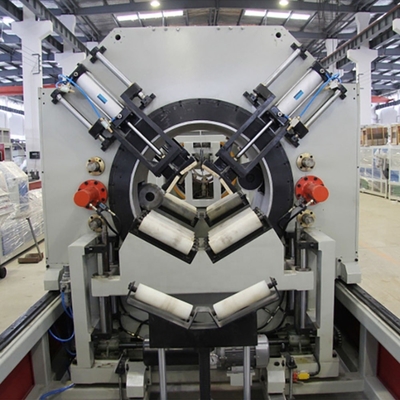 Konstruktion einer maßgeschneiderten PVC-Rohr-Extrudermaschine 380v 50hz für eine wartungsfähige Produktionslinie