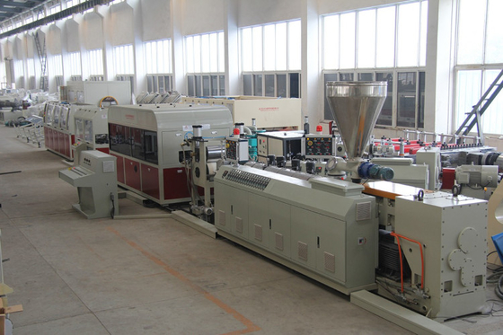 380V 50hz Doppelschraub-PVC-Falschmarmorplatten-Produktionslinie mit Doppelschraub-Design