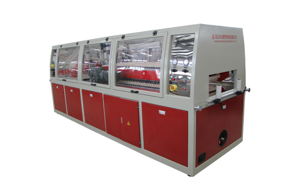32.9 Rpm Schraubgeschwindigkeit Doppelschraub-PVC-Deckenplatten-Produktionslinie für Schraubendesign