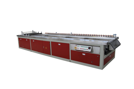 32.9 Rpm Schraubgeschwindigkeit Doppelschraub-PVC-Deckenplatten-Produktionslinie für Schraubendesign