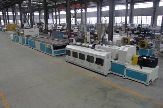 Professionelle PVC-Hohlplatenextrusionslinie mit 38CrMoALA-Schraubmaterial