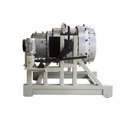 Konstruktion einer maßgeschneiderten PVC-Rohr-Extrudermaschine 380v 50hz für eine wartungsfähige Produktionslinie