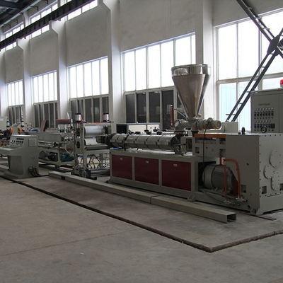 250kW Leistung Granulate Dachfliese PVC Profilblatt Extrusionslinie Kunststoff Zwillingschraubmaschine