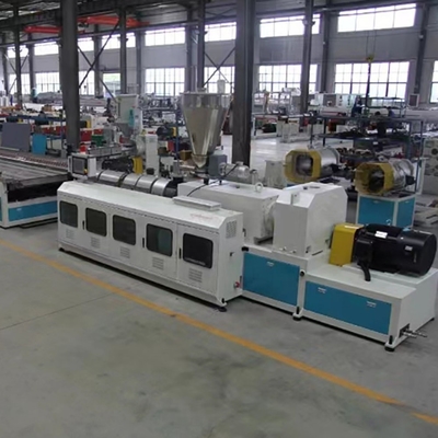 Herstellungsbetrieb Automatische Pvc-Hohlblechmaschine mit Zwillingsschraubentyp