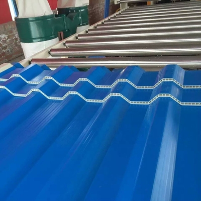 Professionelle Doppelschraub-PVC-Hohlblatt-Extrudermaschine mit Zufriedenheitsgarantie