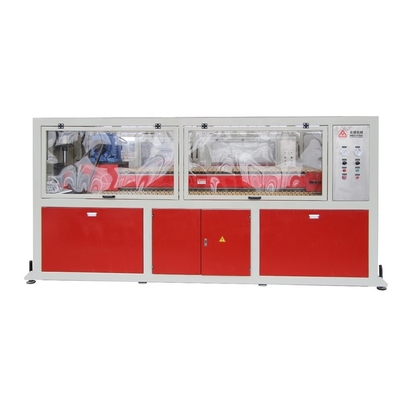 380V 50hz Twin Screw Pvc Granules Extruder Maschine für die kundenspezifische Pvc-Blattproduktion