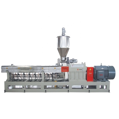 Granulenextrudermaschine für die kundenspezifische Holz-Kunststoff-Produktionslinie in der Fertigung