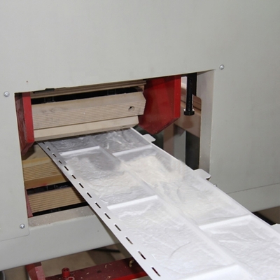 Extrudermaschine für die Herstellung von PVC-Sidings mit 38CrMoALA-Schraubmaterial und wettbewerbsfähigen