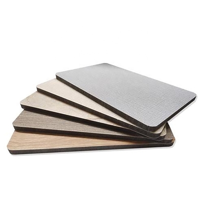Doppelprofil-Schraubdickenplatten-Deckenplatten-PVC-Profil-Extrusionslinie mit Design