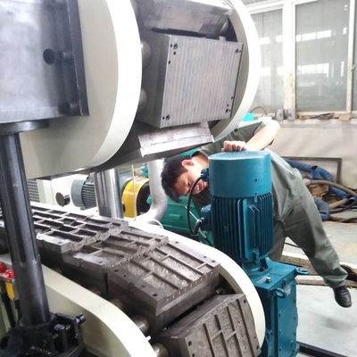 Falsche Steinextrudermaschine für kundenspezifische Verkleidung in der Produktionsanlage