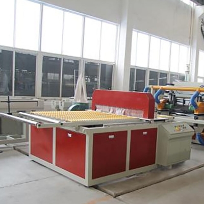 PVC-Extrusionslinie Doppelschraub-Vertikalextruder aus Kunststoff mit hoher Produktivität