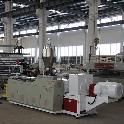 PVC-Extrusionslinie Doppelschraub-Vertikalextruder aus Kunststoff mit hoher Produktivität