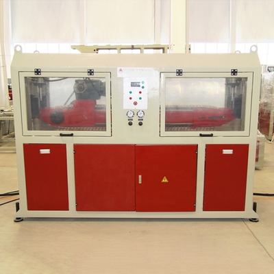 60 kW Leistung Ko-rotationelle Kegel-Zwei-Schrauben-Kunststoff-Extrudermaschine für die Herstellung von PVC-Rohren
