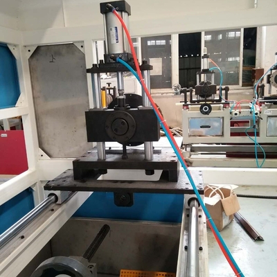Schraub L/D-Verhältnis Sonstige 23500 KG PVC-Deckenplatten-Seitenplatten-Kunststoff-Extruder-Leitung