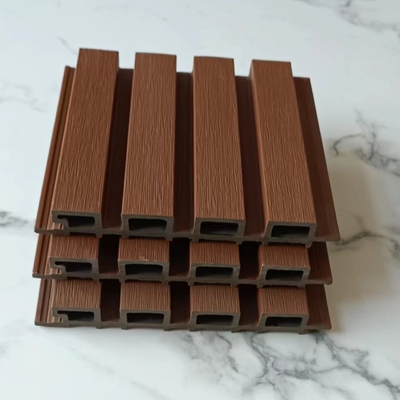Anpassbares 38CrMoALA-Schraubmaterial WPC-Extrusionslinie für die PP-PE-Basisproduktion