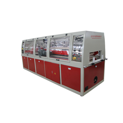 Automatische Extrusionslinie für PVC-Deckenplatten für die individualisierbare Produktion