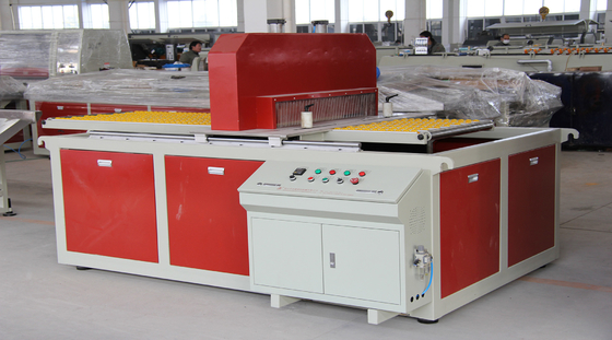 Automatische Extrusionslinie für PVC-Deckenplatten für die individualisierbare Produktion