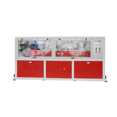 250kW Leistung WPC Küchenbrett Extrusionslinie für die Fertigungsanlage Breittür-Design