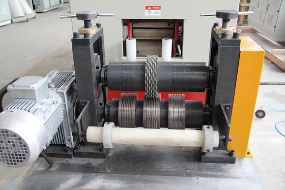 Anpassungsfähige PVC-Siding-Extrusionsleitung mit 380V 50hz Spannung und 250kW Leistung