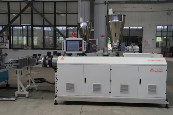 Kundenanforderungen Extrusionslinie für PVC-Verglasungsteile mit 38CrMoALA-Schraubmaterial