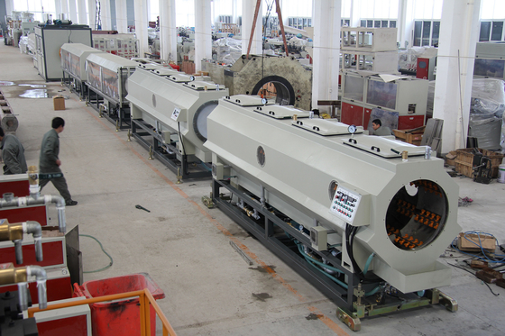 Kunststoffverarbeitete PVC-PVC-630-Rohr-Extrusionslinie für die automatische Produktion