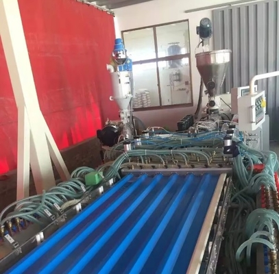 Anpassungsfähige doppelgeschraubte Ko-drehende Kegelförmige PVC-Hohlplatten-Extrusionsmaschine